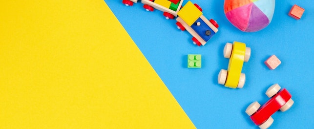 Etykiety na zabawkach często budzą zastrzeżenia, dlatego istotne jest prawidłowe oznakowanie produktu i projektowanie poprawnych opakowań na zabawki.